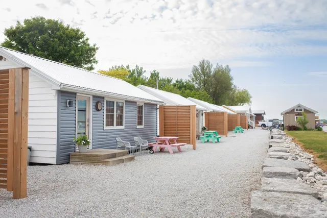 Willow Barrel Retreat Cottage & Suite Rentals - Erieau