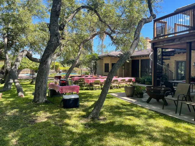 Live Oaks Bed & Breakfast Uvalde