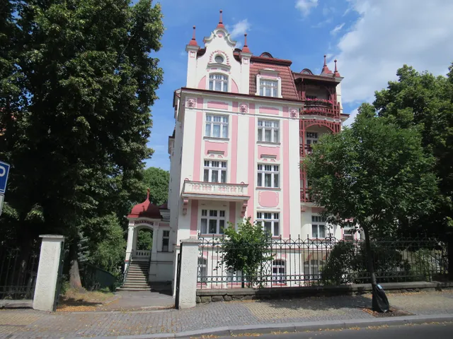 Villa Bayer