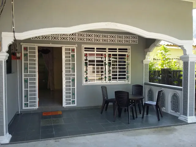 homestay Z&k ayer hangat