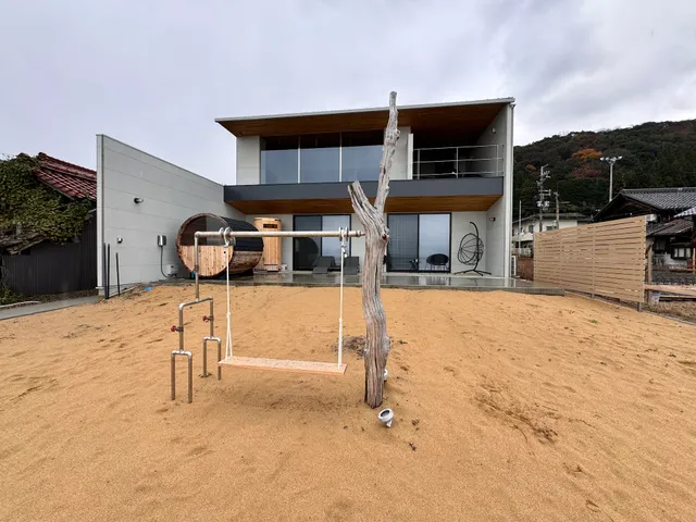 ウミヘノトビラ