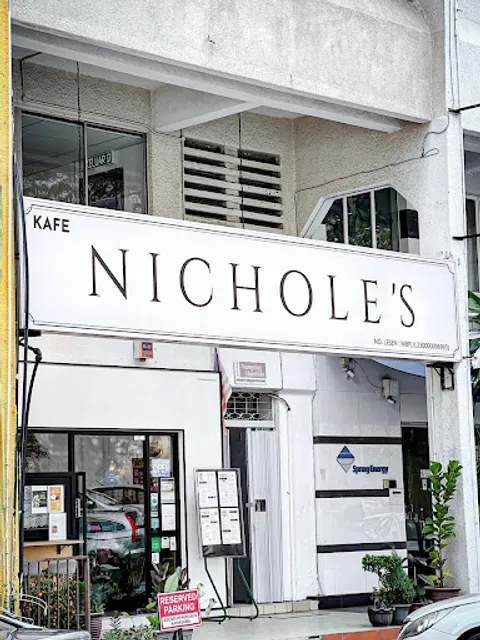 Nicholes Cakery Cafe