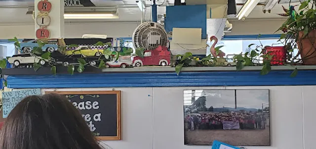 Highway 12 Drive-Inn