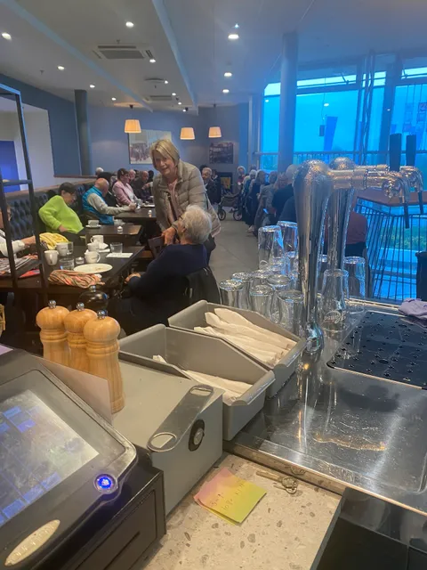 Adams Cafe: Tveita Senter