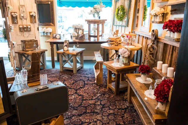 Willow Creek Reclaimed Barn Wood Furniture