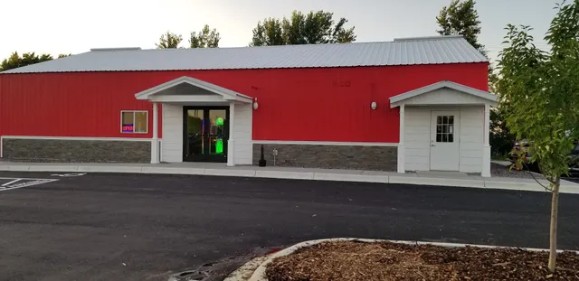 K & A Mini Golf and Ice Cream Shop