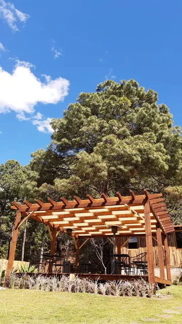 La Estela, Hotel Burbuja