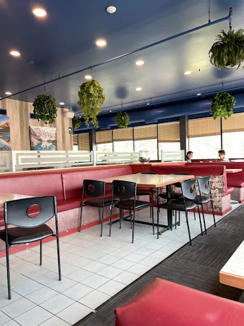 Lake Louise Village Grill & Bar