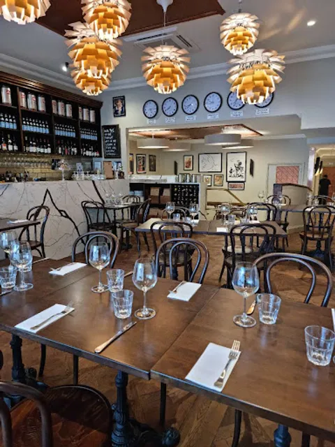 Izzy's Restaurant Wilfred