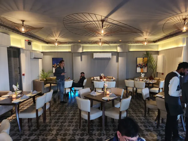 Cafe Aylanto Raya DHA