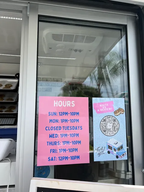 MIMIS CKIES & CRM BAR