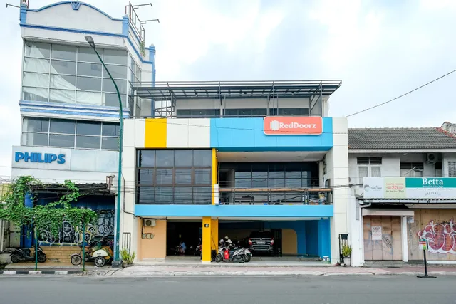 Sans Hotel Mataram Malioboro (RedDoorz near Malioboro Mall 2)