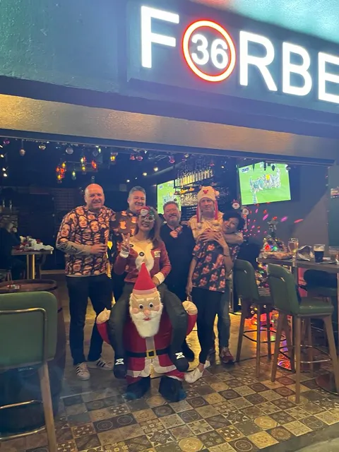 FORBES 36 SPORTS BAR