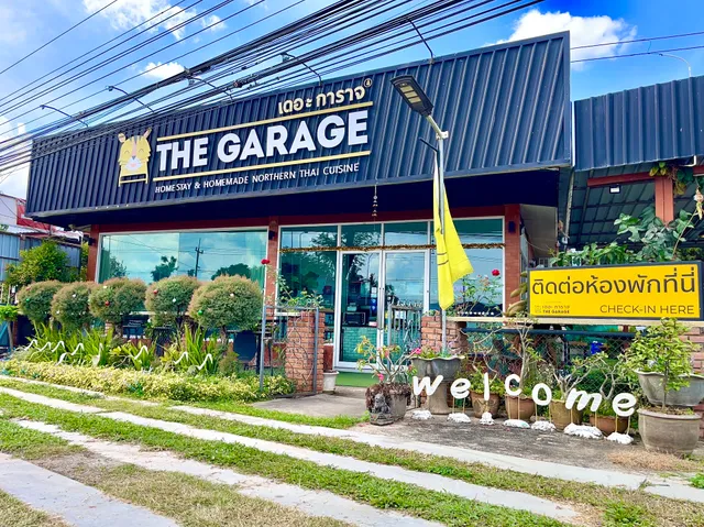 The Garage Cafe & Guest House