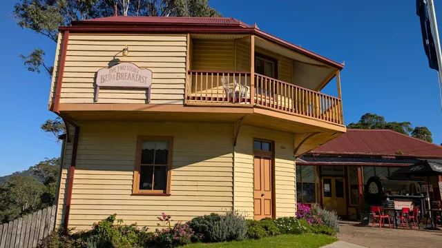 Tilba Accommodation - Two Story Guesthouse