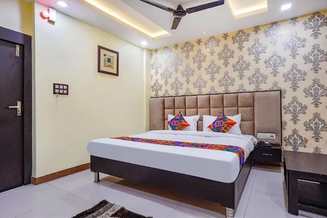 OYO Flagship Hotel Gt Palace