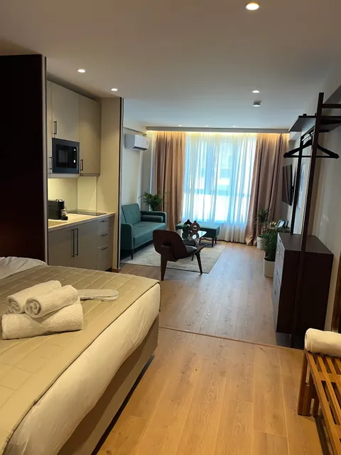 Psiri 38 & 48 Boutique Balcony Suite