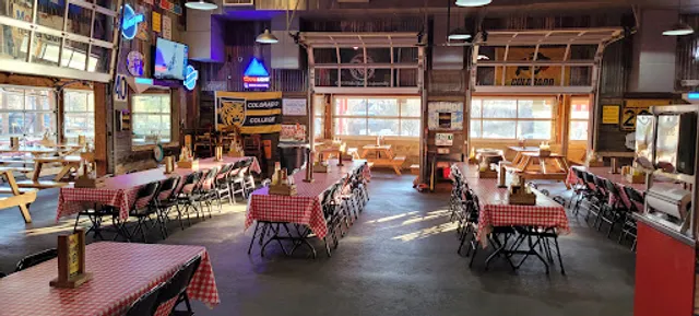 Rudy's "Country Store" and Bar-B-Q