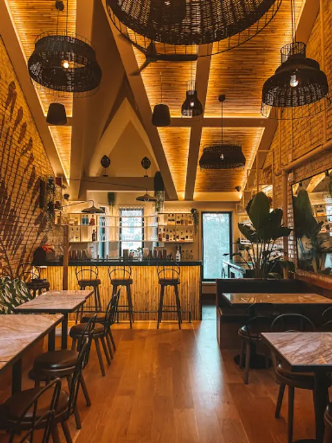 Little Sister Dutch Indonesian