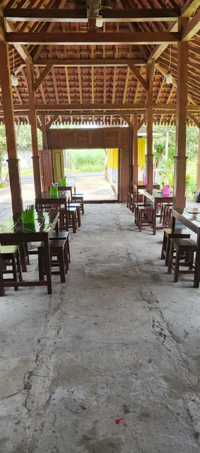 Ikan bakar karimunjawa-Dupi resto masakan khas KARIMUNJAWA