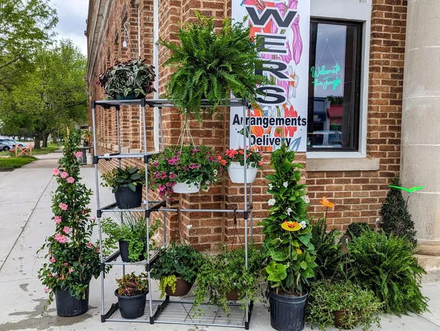 The Barn Loft Home Decor, Accents, & Artisan Market