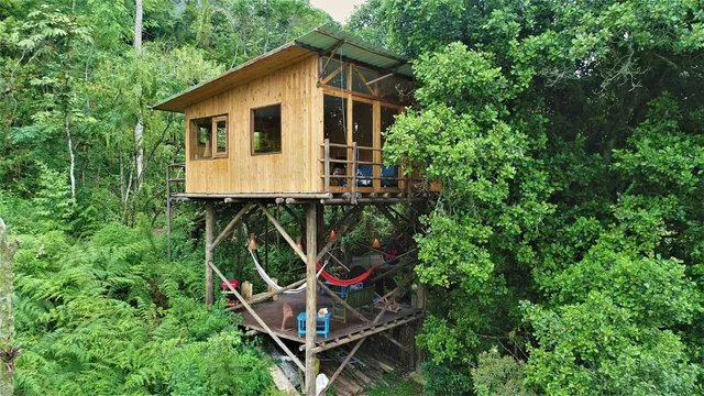 Entre palos Eco-refugio