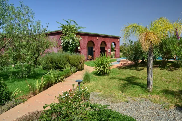 Ies Jardins De Bouskiod