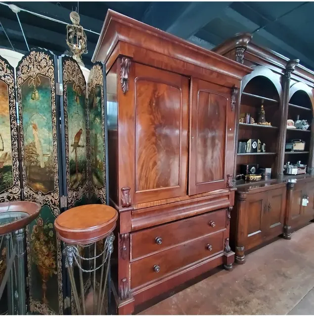 BAW Resale and Interiors, LLC Beaumont Antique Warehouse
