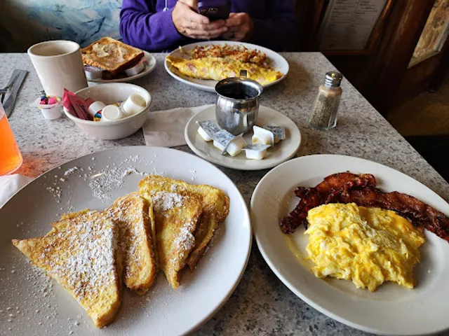 Bobby's Lakeside Restaurant