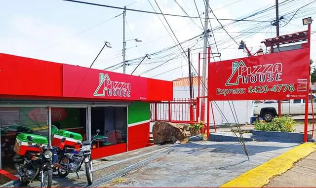 Pizza House • Carrillos