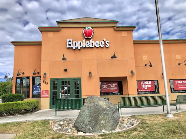 Applebee's Grill + Bar