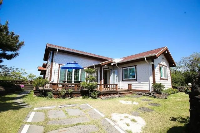 Jeju Neulpooreun House Pension
