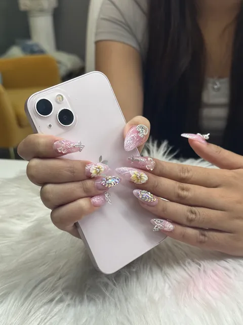 Tracy’s Lash and Nails Spa