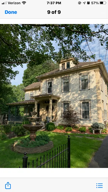 Raindrops on Roses Bed & Breakfast
