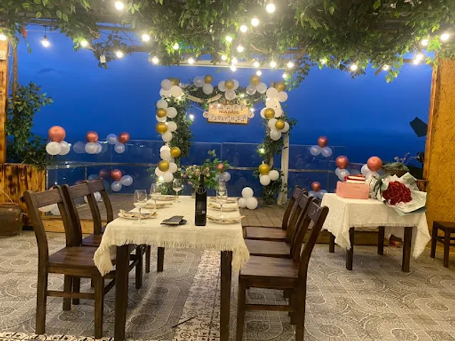 Nhà hàng THUNG LŨNG MÂY