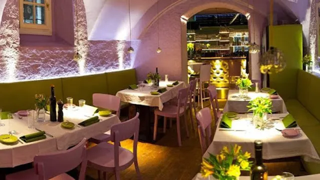 Flavour Weinbar Restaurant