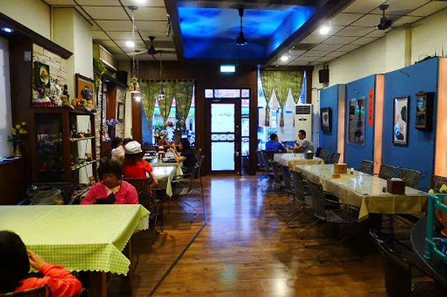 陶坊咖啡11/21(五)11/22(六)店休(不定休，請以臉書公告為主) 因人手不足，菜色有限，餐點售完則提早打烊