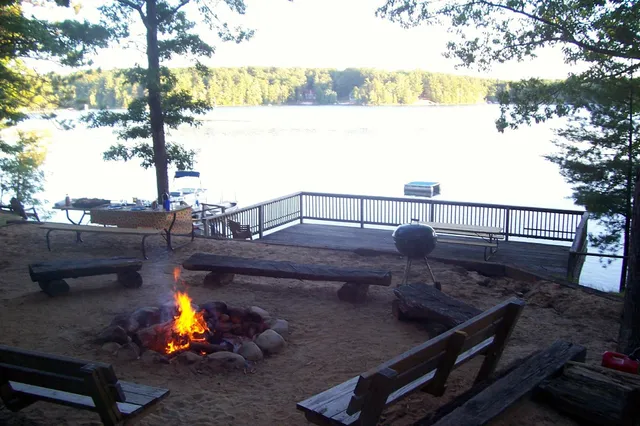 Windjammer On The Lake Resort - Cabins, Log Home, and Boat Rentals on Beautiful Spider Lake