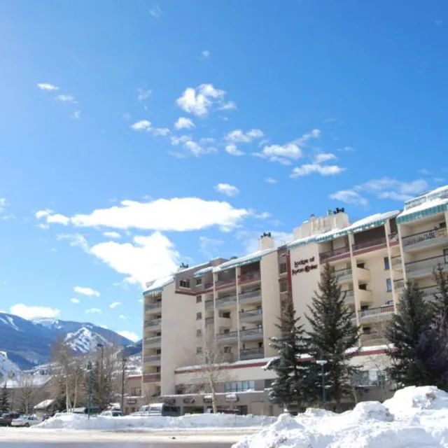 Lodge At Avon Center