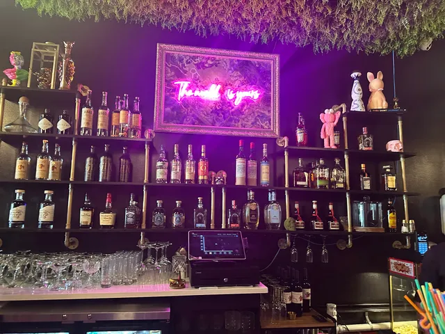 Momento Tapas & Craft Cocktails