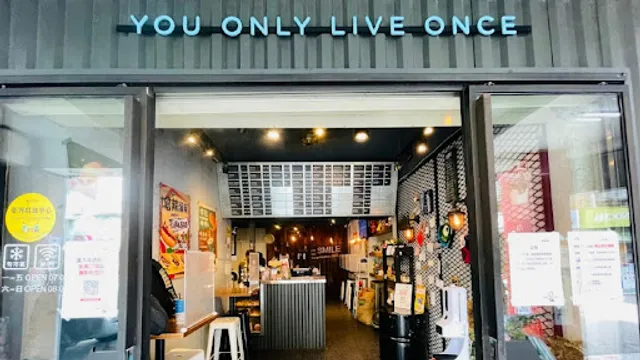 YOLO's Cafe