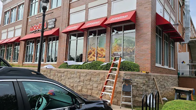 MOOYAH Burgers, Fries & Shakes