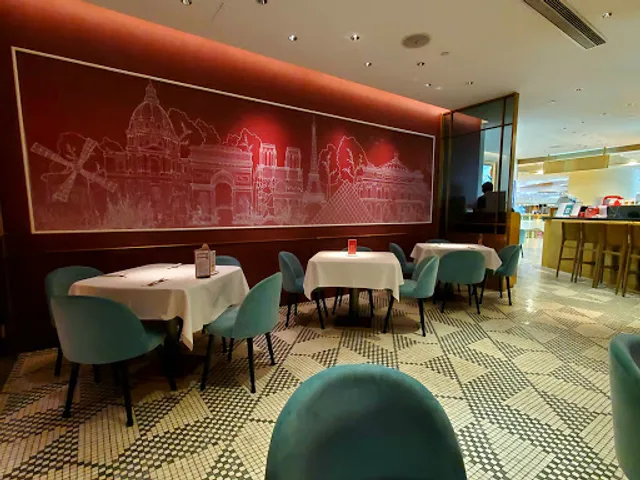 DALLOYAU Pacific Place Branch