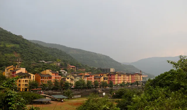 The Waterfront Shaw, Lavasa