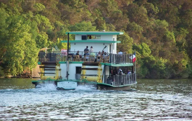 Lake Austin Riverboats