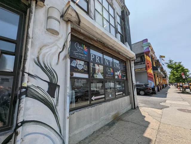 Customnia | Custom T-shirts