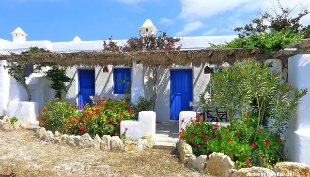 Michalis Little Houses