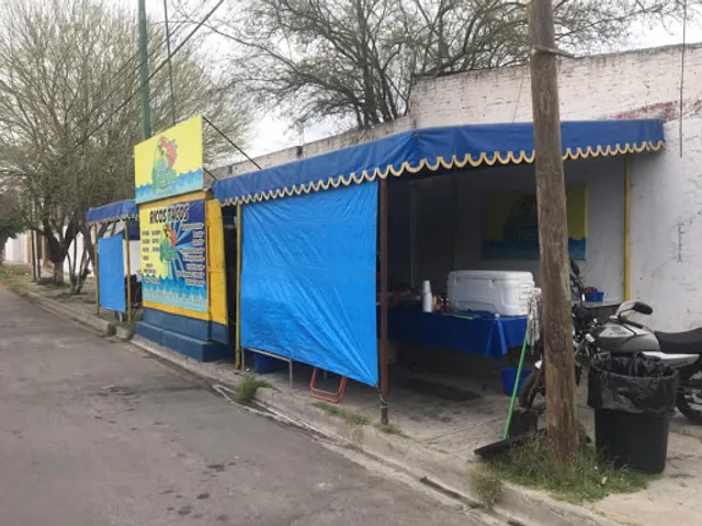 La sierra tacos y mariscos