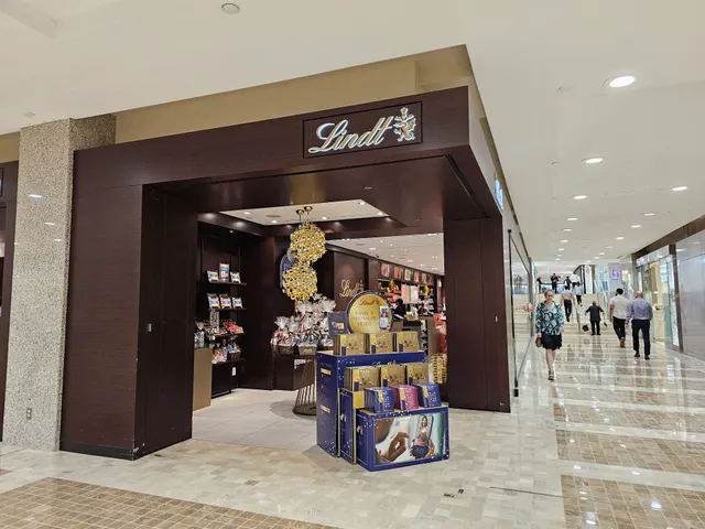Lindt Chocolate Shop - Toronto PATH