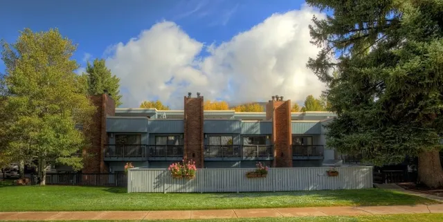 Shadow Mountain Lodge